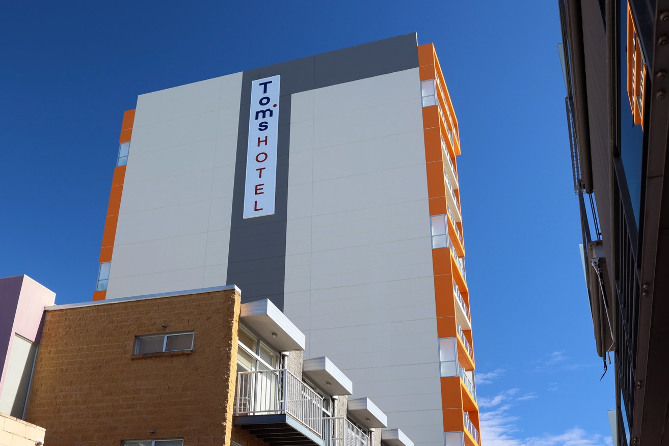Tom's Court Hotel in Adelaide's CBD will house COVID-positive people. Photo: Tony Lewis/InDaily