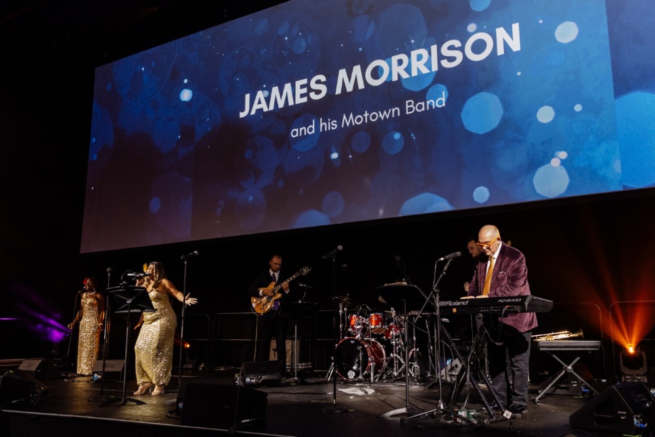 James Morrison supported the ANZ Community Ball throughout 2020 and his Motown Band entertained the 750 guests on the night.