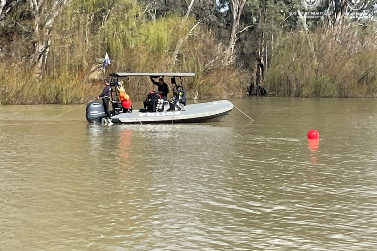 Police search for the missing man north of Renmark. Photo: SA Police