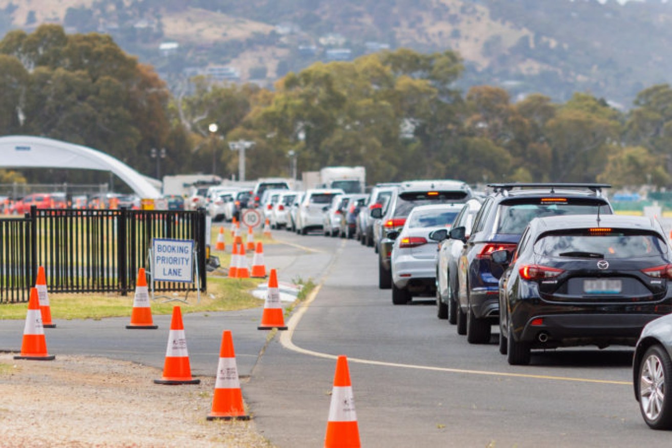 A queue for testing at Victoria Park. Photo: Tony Lewis/InDaily