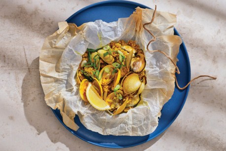 Recipe: Cockles with lemon & turmeric quinoa “al cartoccio”