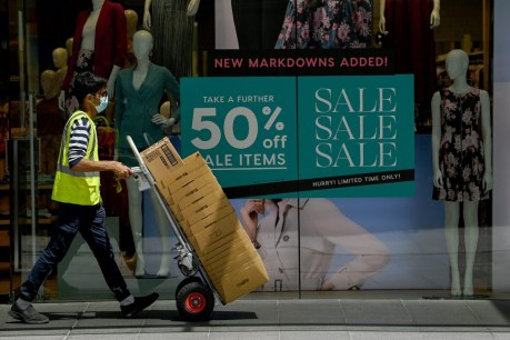 Consumer confidence falls as rates rise