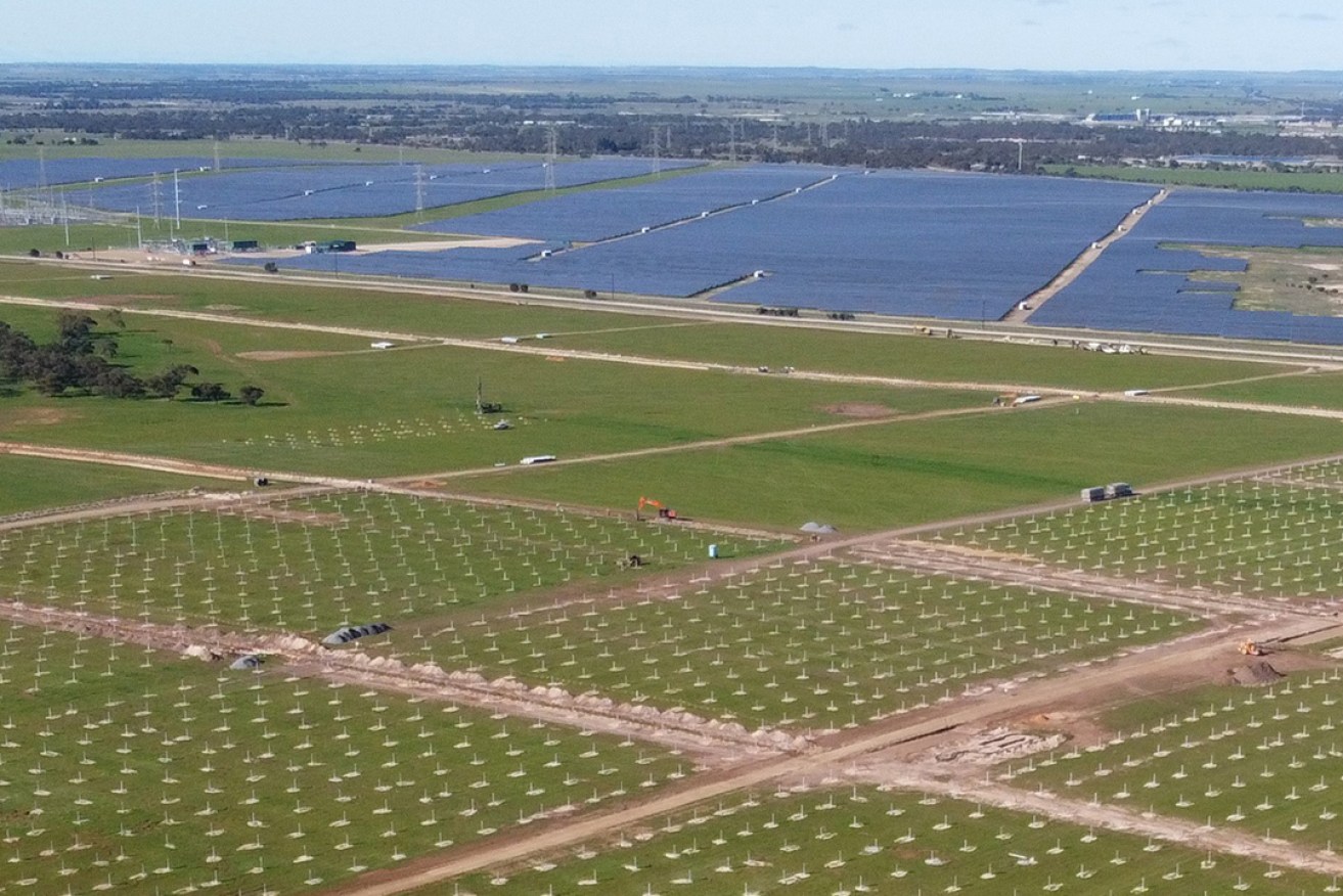 The Tailem Bend 2 Solar Farm Project is being constructed alongside its slightly larger sister project. Image courtesy of Vena Energy.