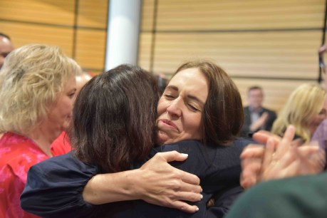 Jacinda Ardern to quit politics