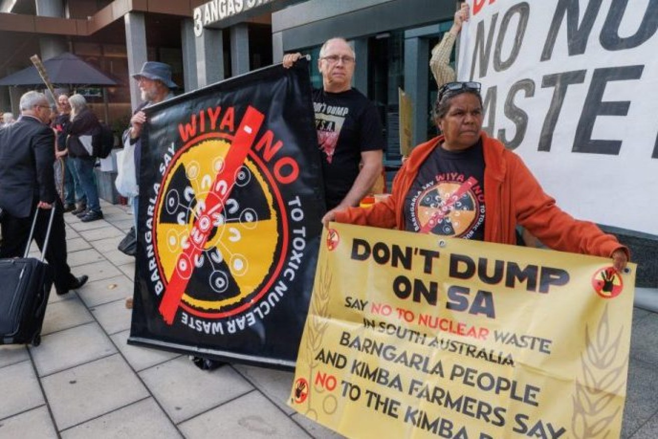 Barngala Kimba nuclear dump protest outside the Federal Court in March. Photo: Tony Lewis/InDaily