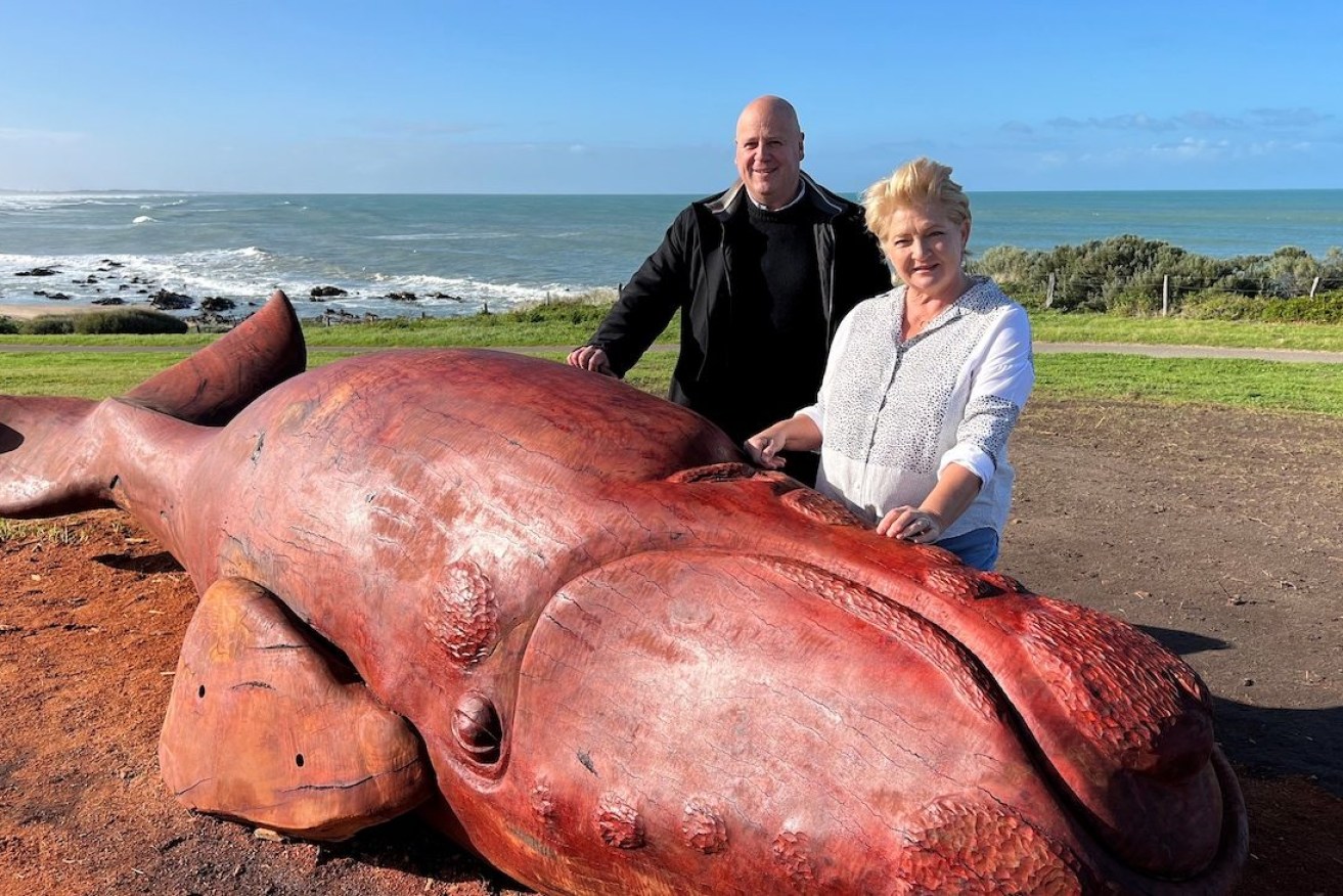 Buttons the whale, with David Basham and Jenifer Watts at Middleton. Photo: supplied