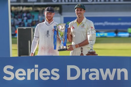 Dry argument after Australia’s Ashes drinks snub