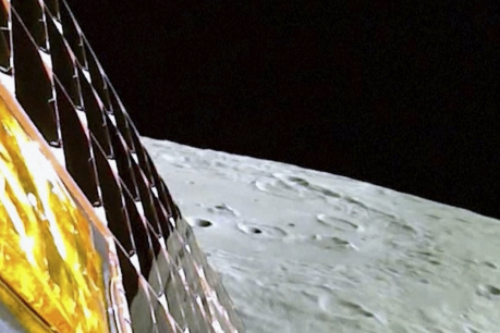 India lands spacecraft on moon