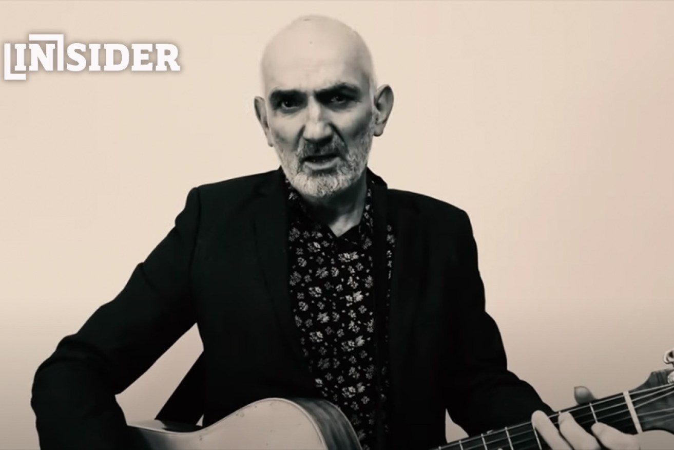 Paul Kelly will play in a free concert on Saturday at the Yes campaign rally in Victoria Square / Tarntanyangga. Photo: Youtube
