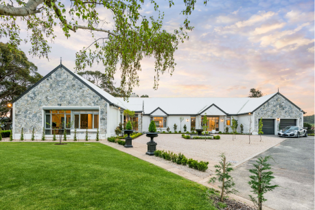 FEATURE LISTING: Luxury Adelaide Hills living