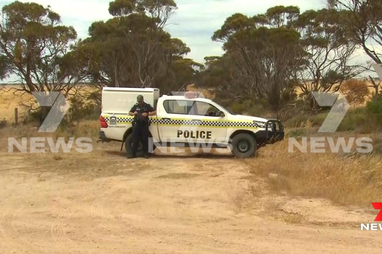 Police at the Yorke Peninsula site where a body believed to be murder suspect Kevin Jewell was found on Thursday. Photo: 7News Adelaide/Twitter