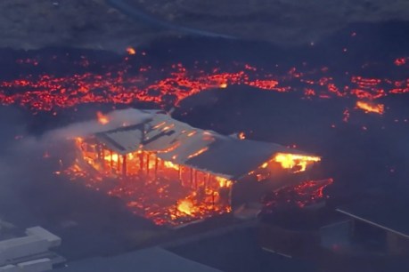 Lava engulfs homes in Iceland
