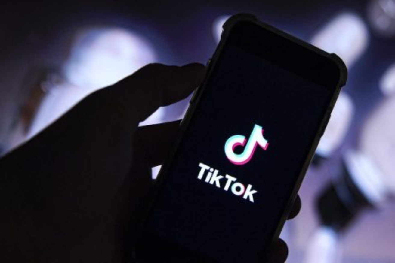 The US says it will ban TikTok if the owner doesn't sell to a non-Chinese owner, but the Albanese Government has no such plans despite banning its use on government-owned devices. Photo: AAP