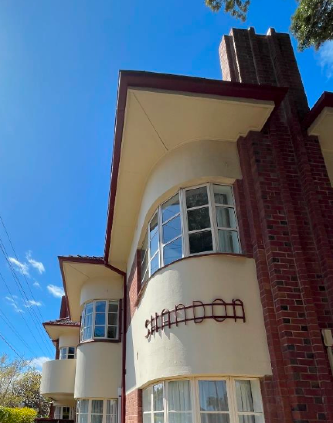 The state heritage listed Shandon Flats.